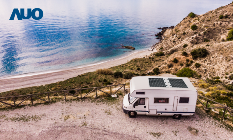 「可撓輕量化太陽光電板SunCurva」使用輕量特殊耐候型複合板取代傳統太陽能板的玻璃前板，不僅降低70%重量，每米平方僅3Kg；具有抗衝擊性能及通過電磁相容性測試，可應用於交通運輸工具，如露營車、遊艇等